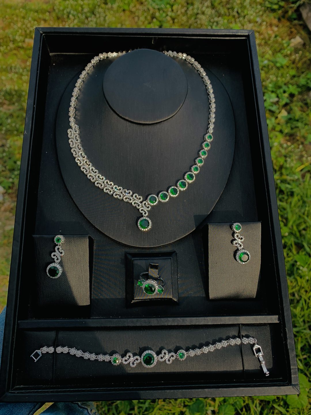 005 zirconia green stone bridal set - Image 6