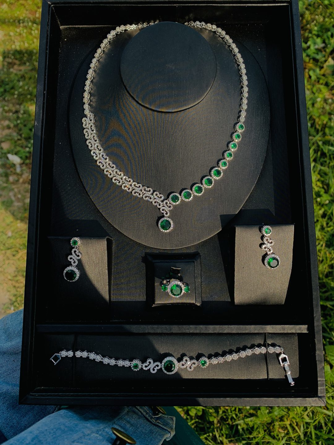 005 zirconia green stone bridal set - Image 2