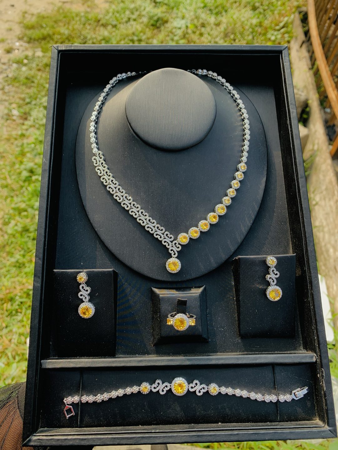 006 zirconia yellow stone bridal set