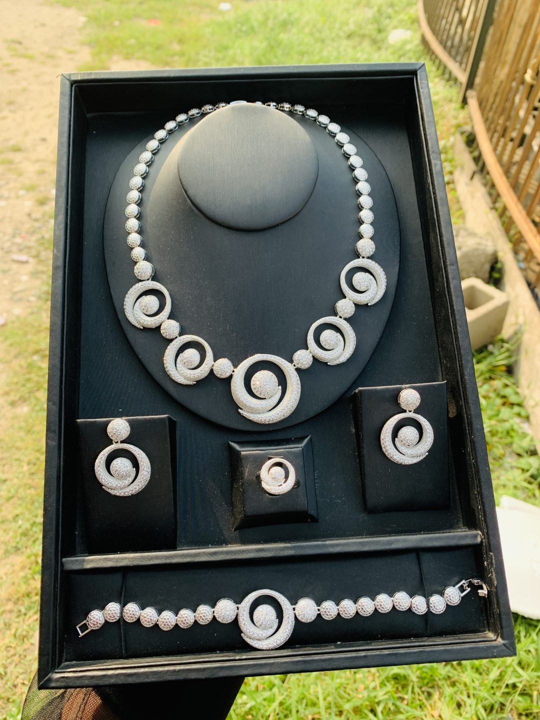 007 zirconia silver bridal set - Image 5