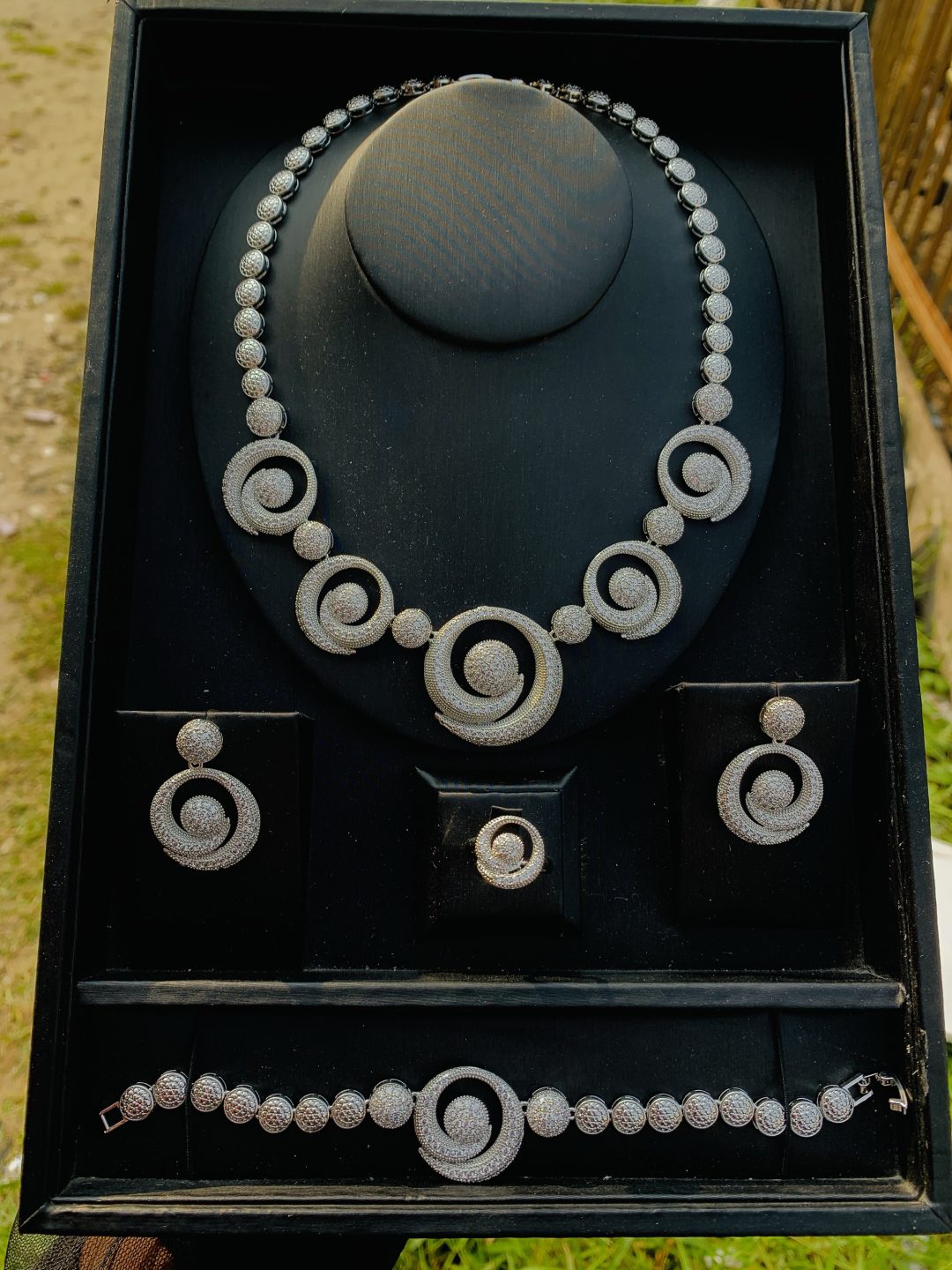 007 zirconia silver bridal set - Image 4