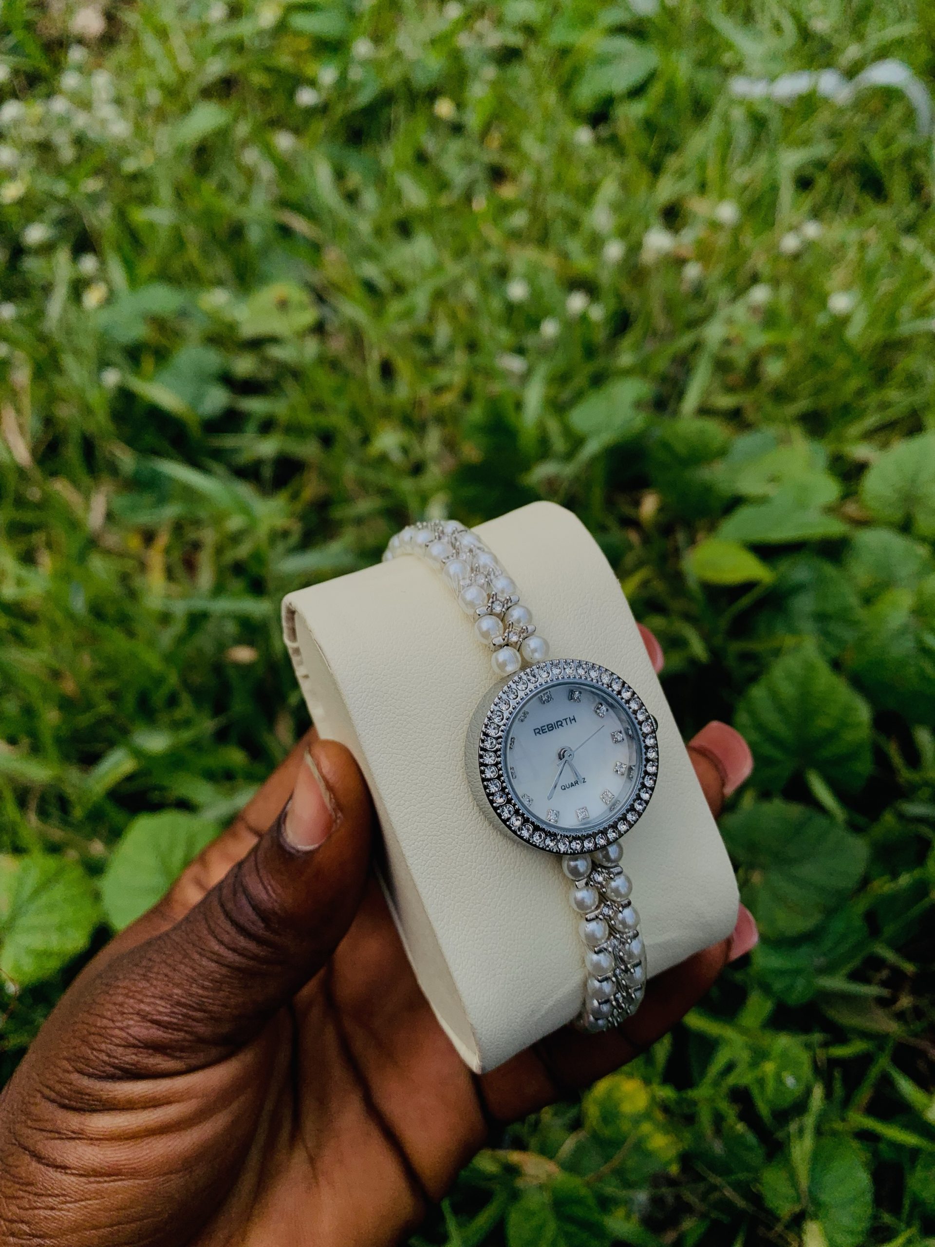 Rebirth silver pearl watch
