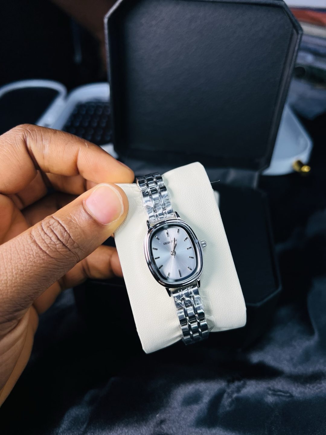 Rebirth white  slim face watch - Image 3