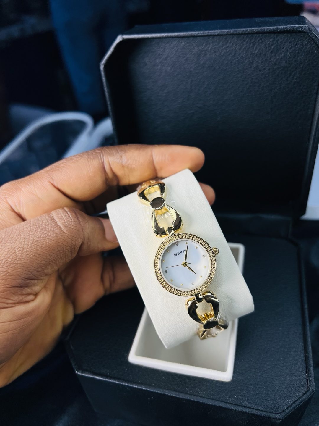 Rebirth gold circle watch - Image 4