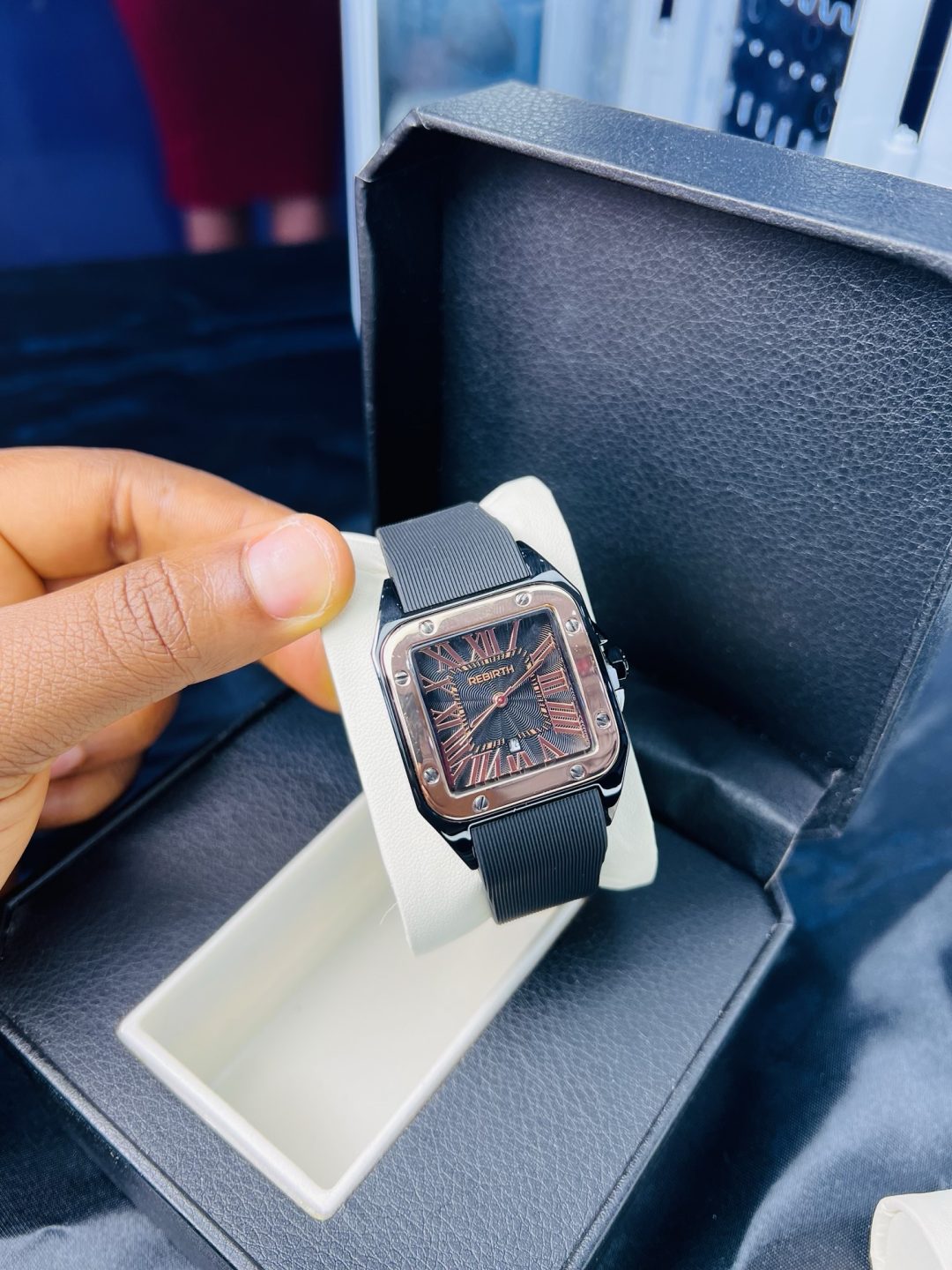Rebirth female face rubber watch with day and date! - Image 3