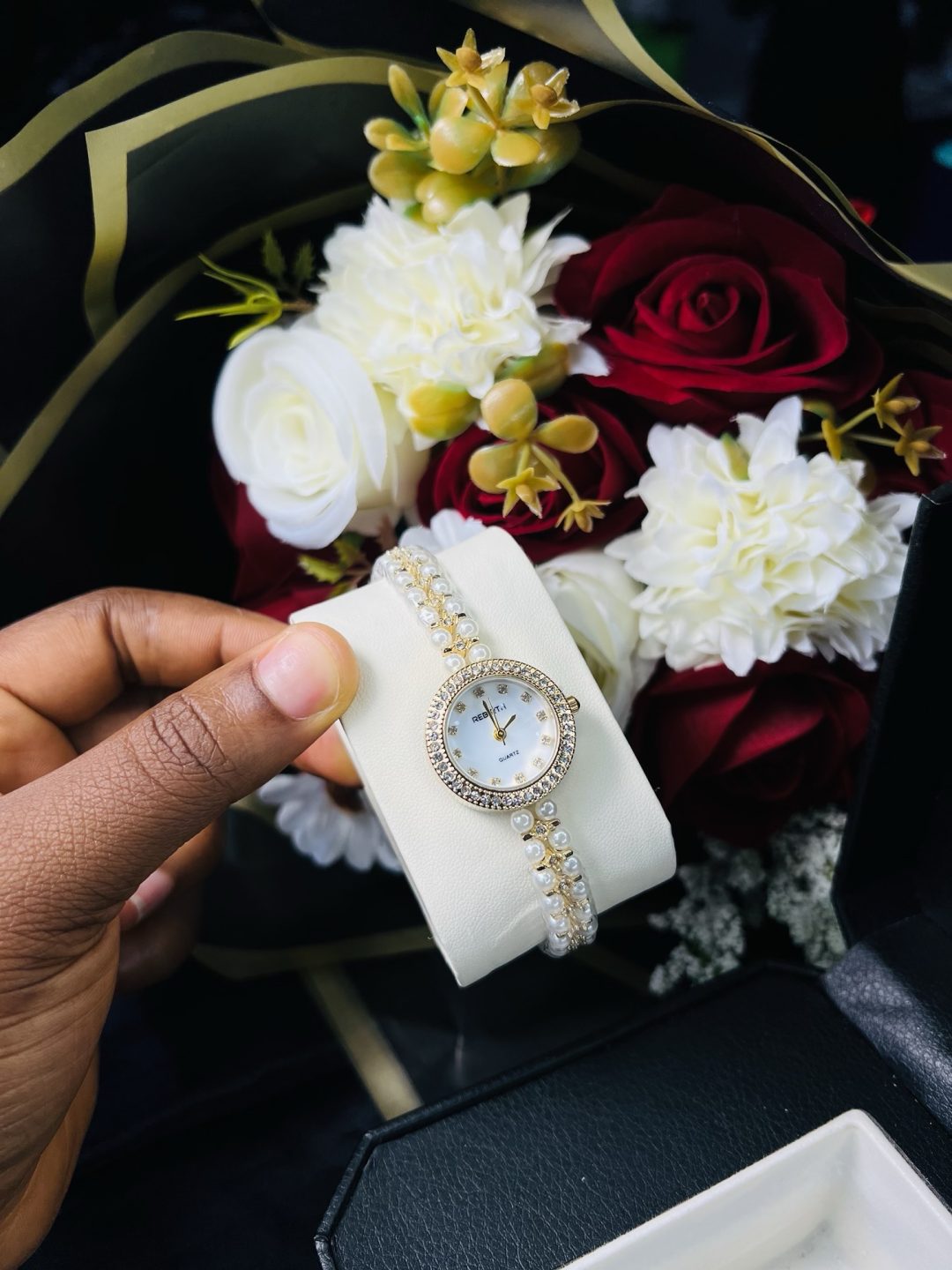 Rebirth gold pearls firm watch - Image 3
