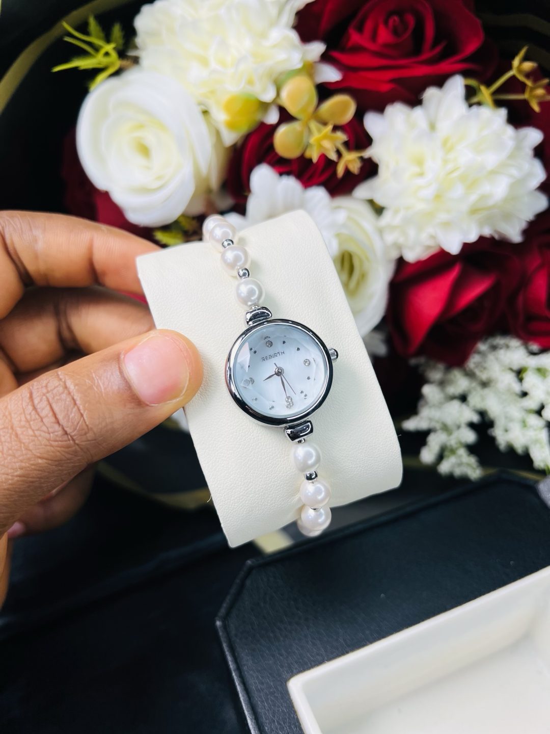Rebirth pearls silver dropping watch