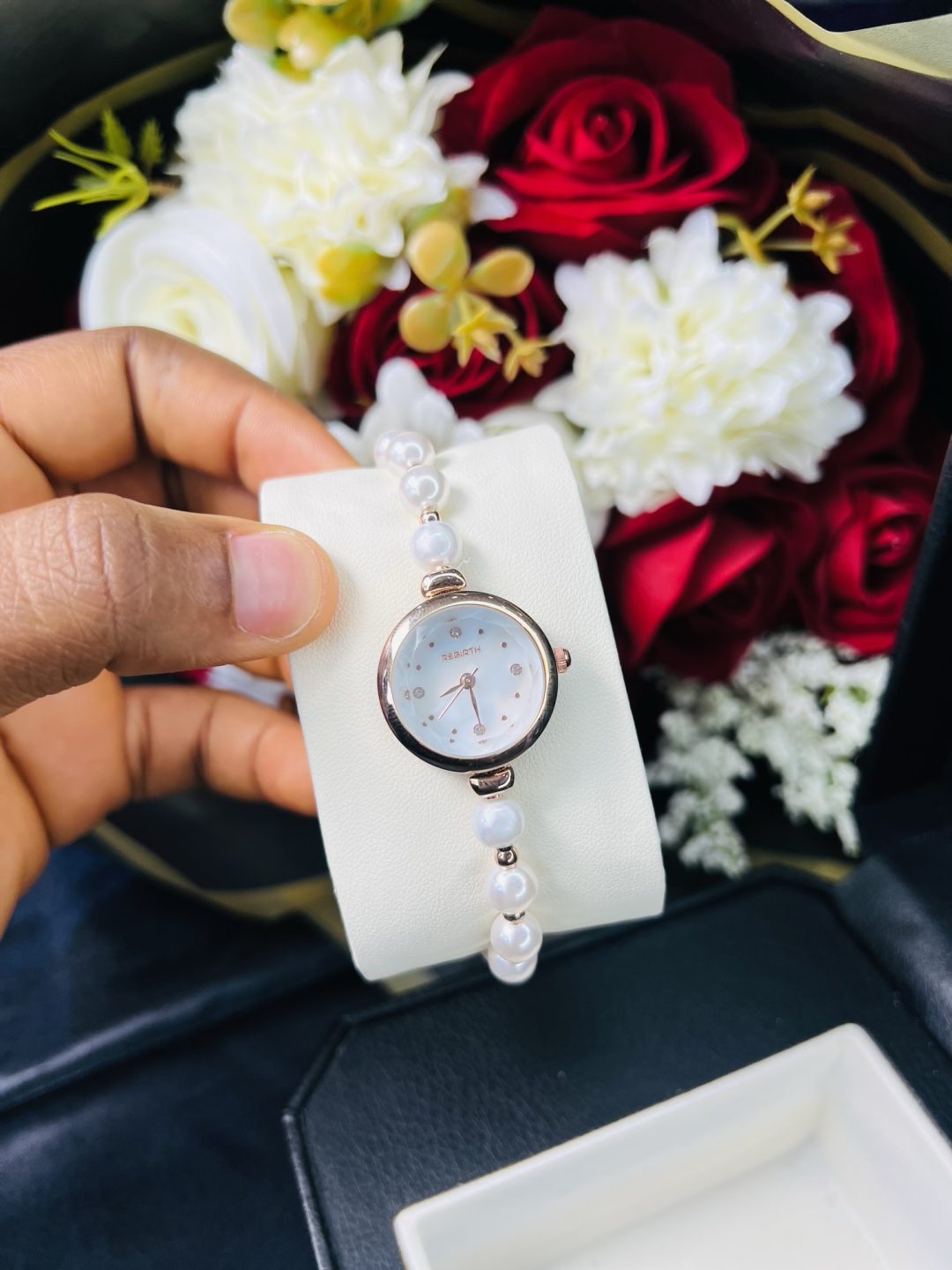 Rebirth pearls rose gold white face dropping watch - Image 4
