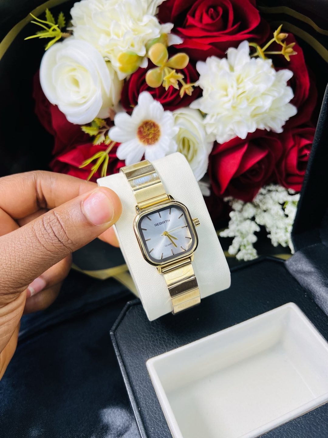Rebirth gold square white face watch - Image 2