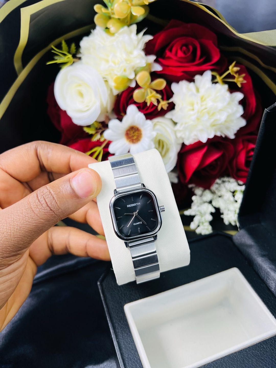 Rebirth silver square black face watch - Image 5