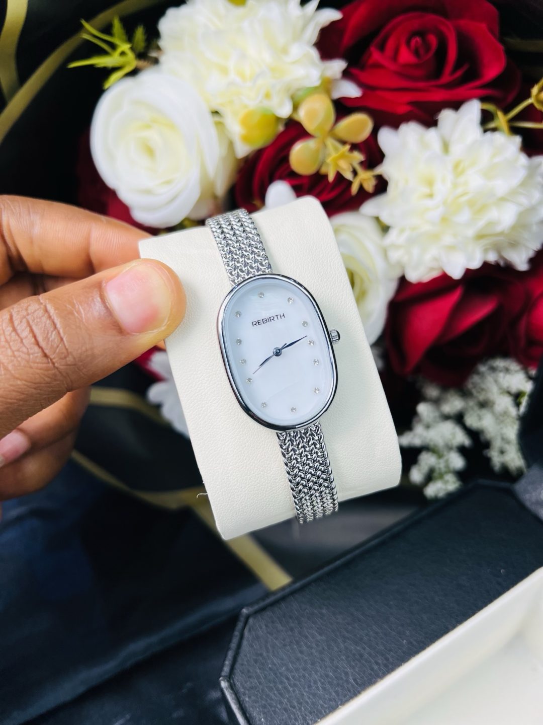 Rebirth silver white dotted face oval watch - Image 2