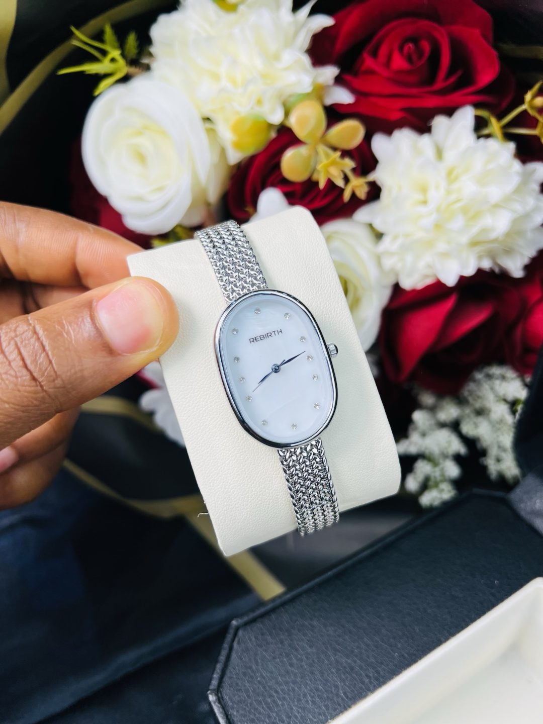 Rebirth silver white dotted face oval watch - Image 3