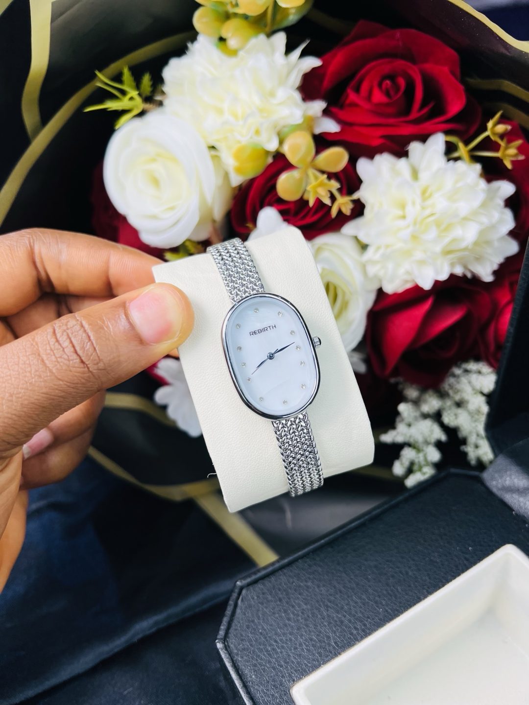 Rebirth silver white dotted face oval watch - Image 4