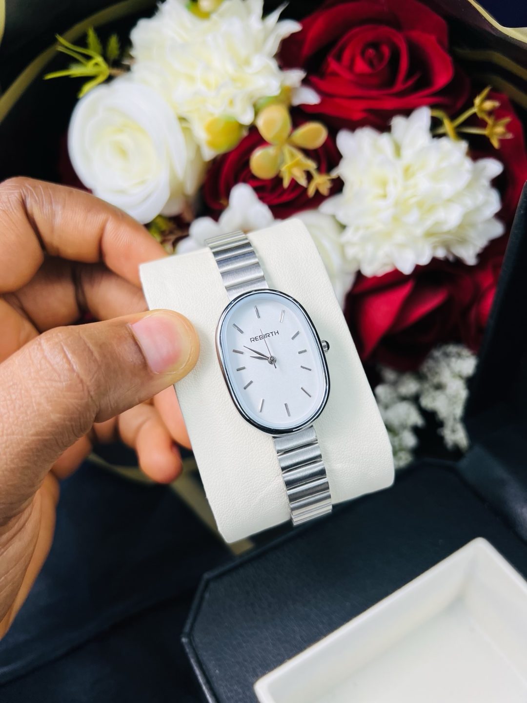 Rebirth silver white face oval watch - Image 4