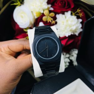 Quarts Valenzo black rubber watch
