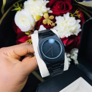 Quarts Valenzo black rubber watch