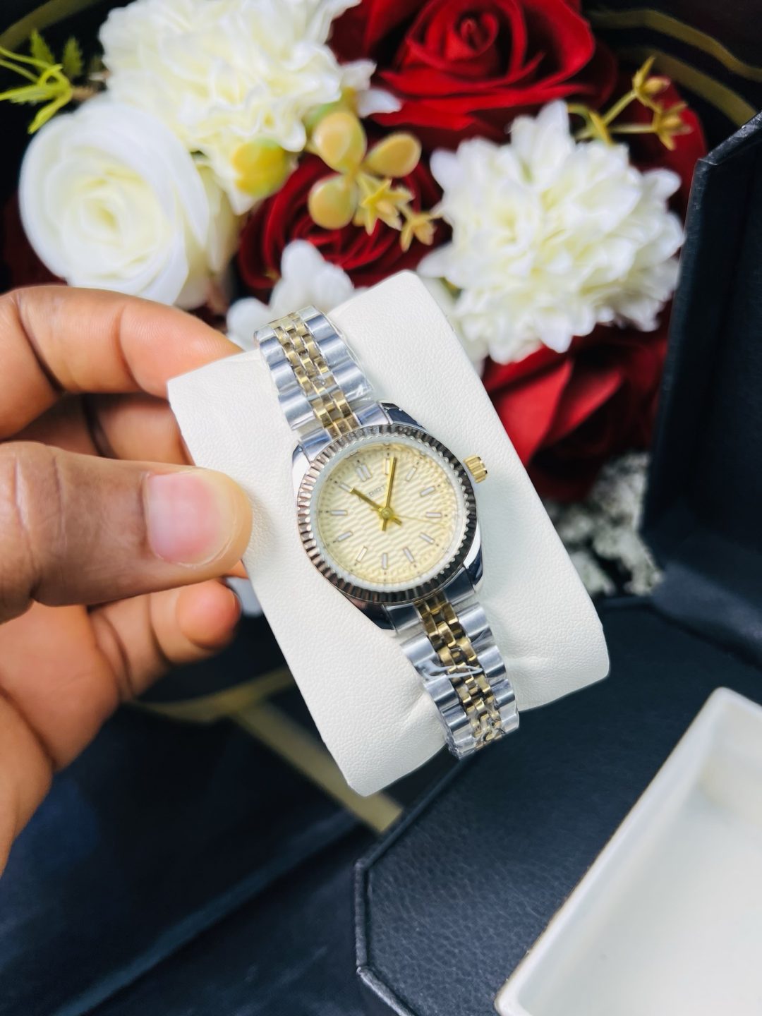 Rebirth two toned female watch - Image 3