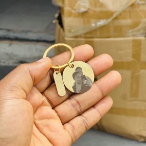 Engraved picture and text gold key holder