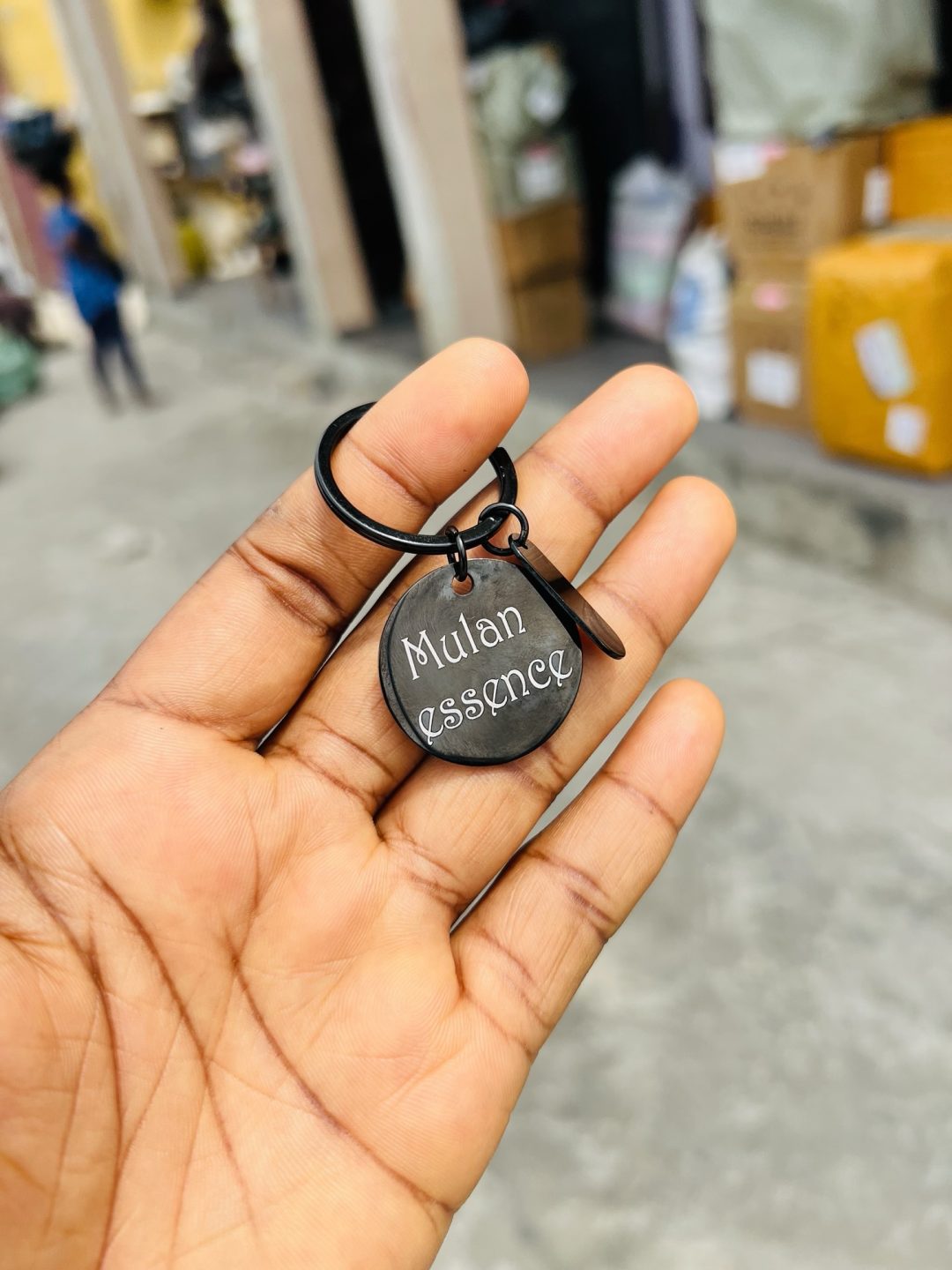 Engraved picture and text black key holder - Image 5