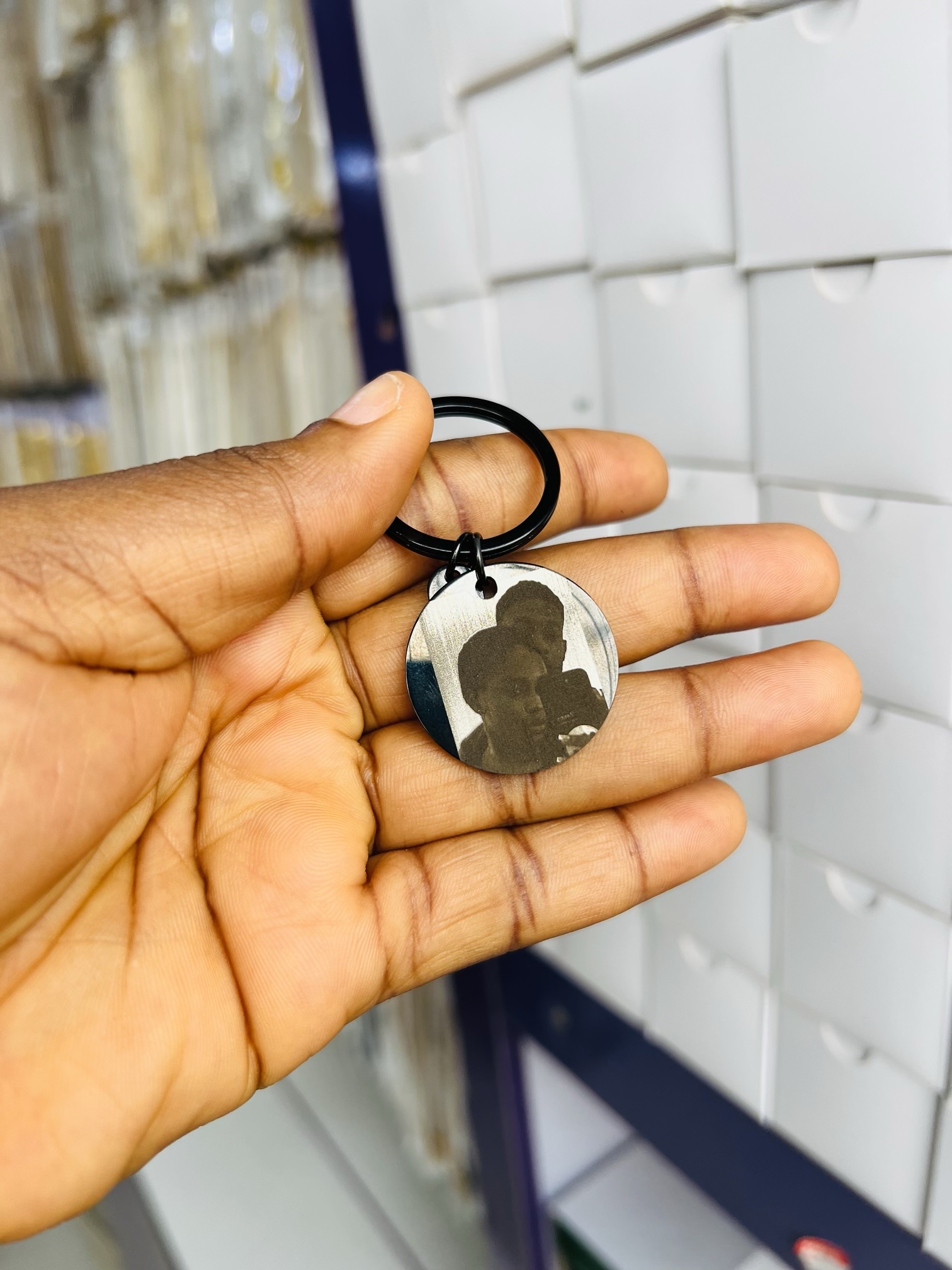 Engraved picture and text black key holder