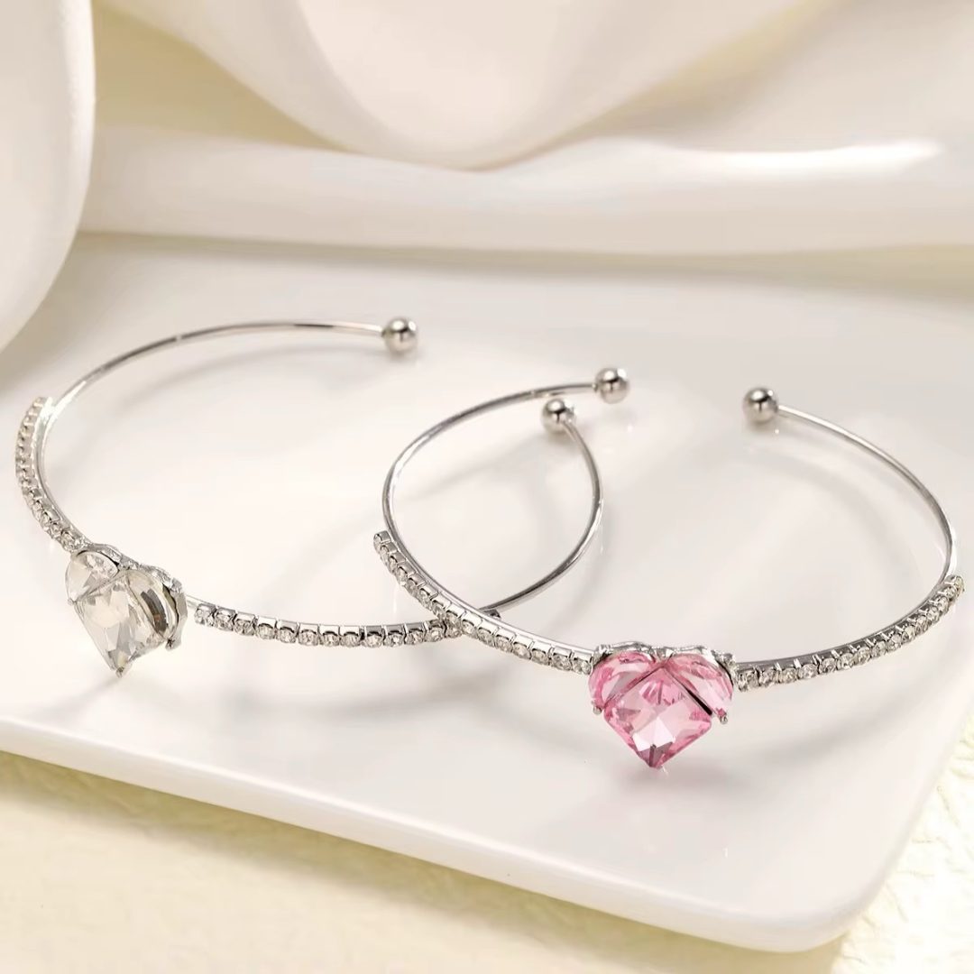 Pandora style white stoned bracelet - Image 3