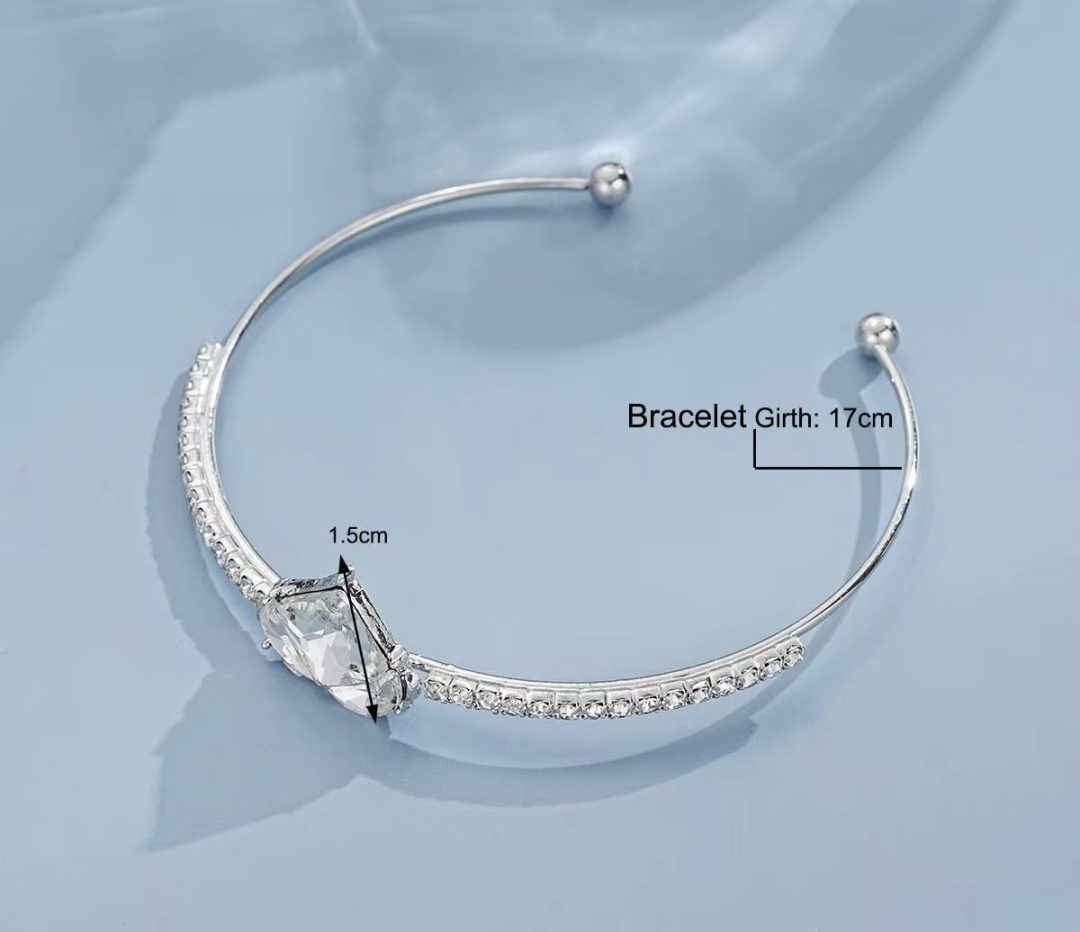 Pandora style white stoned bracelet - Image 4