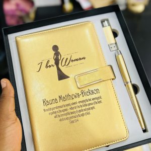 Engraved book,pen and flash set.