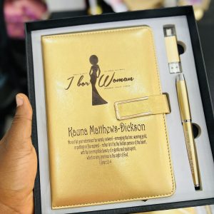 Engraved book,pen and flash set.