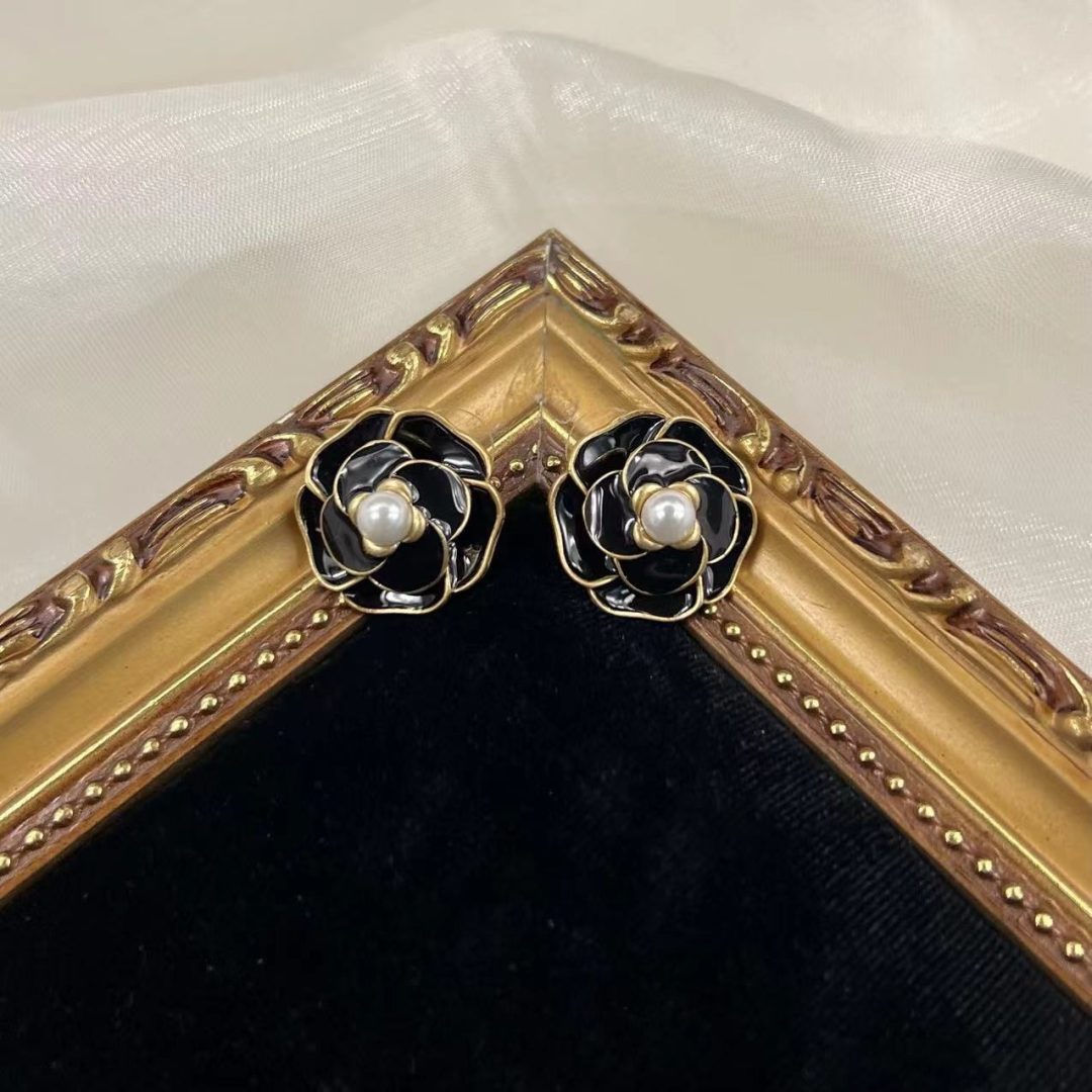 Korean statement earrings 001 - Image 2