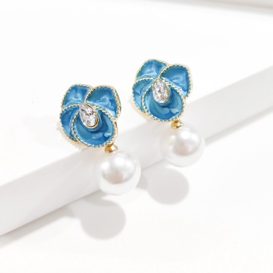 Korean statement earring 024 - Image 2