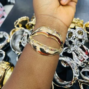 Chunky bracelet 010