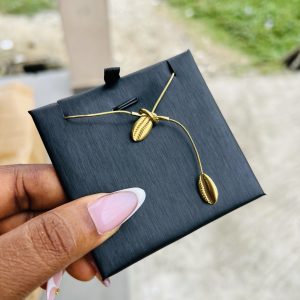 Drawstring cowries necklace