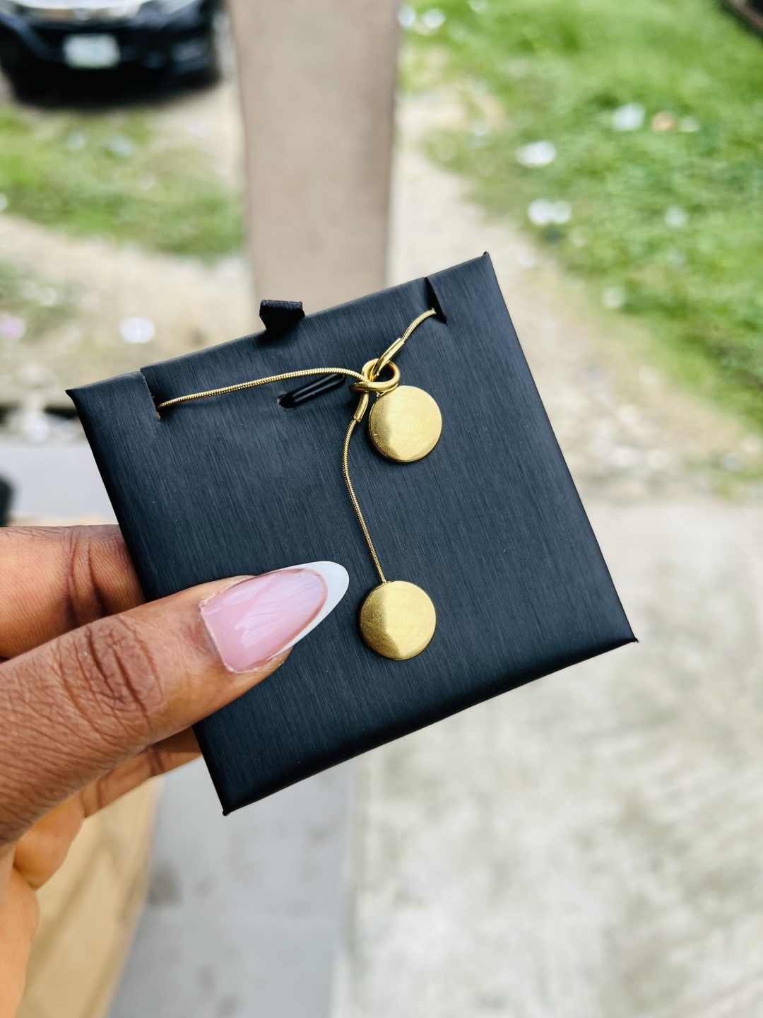 Drawstring circle necklace - Image 2