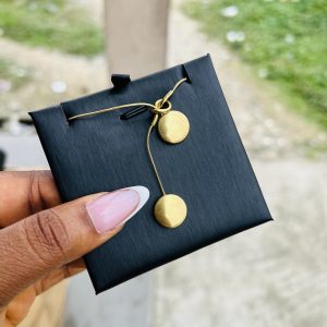 Drawstring circle necklace