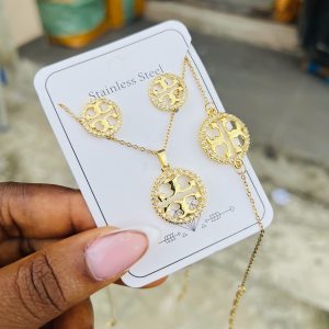 Gold Tory Burch complete set