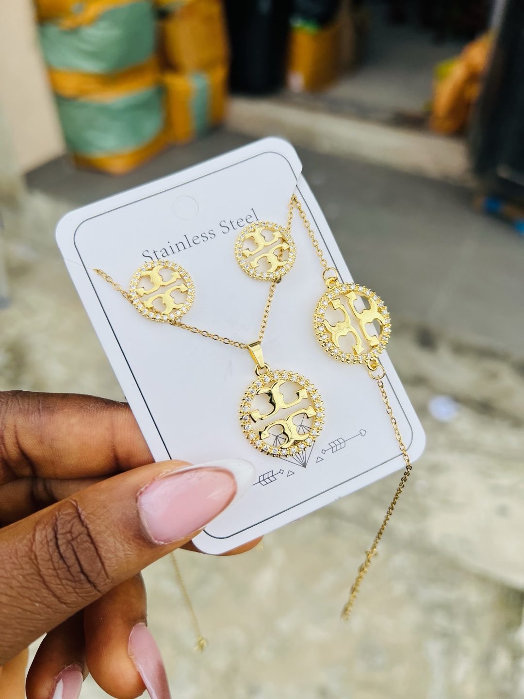 Gold Tory Burch complete set - Image 2
