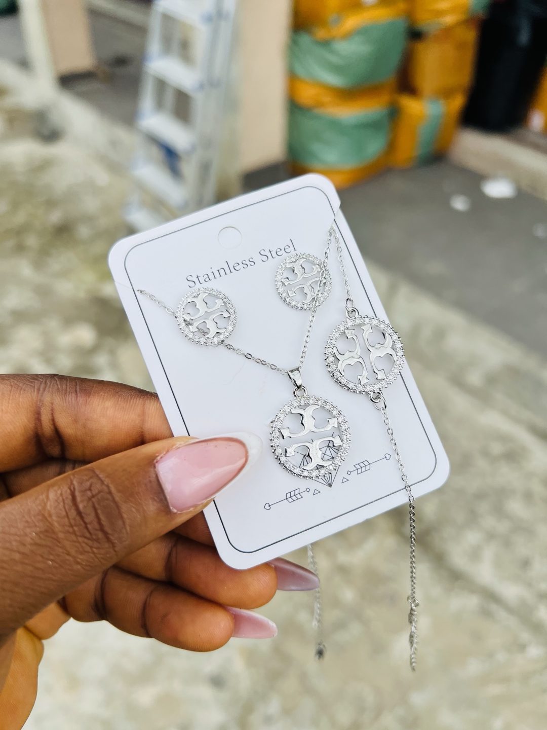 Silver Tory Burch complete set