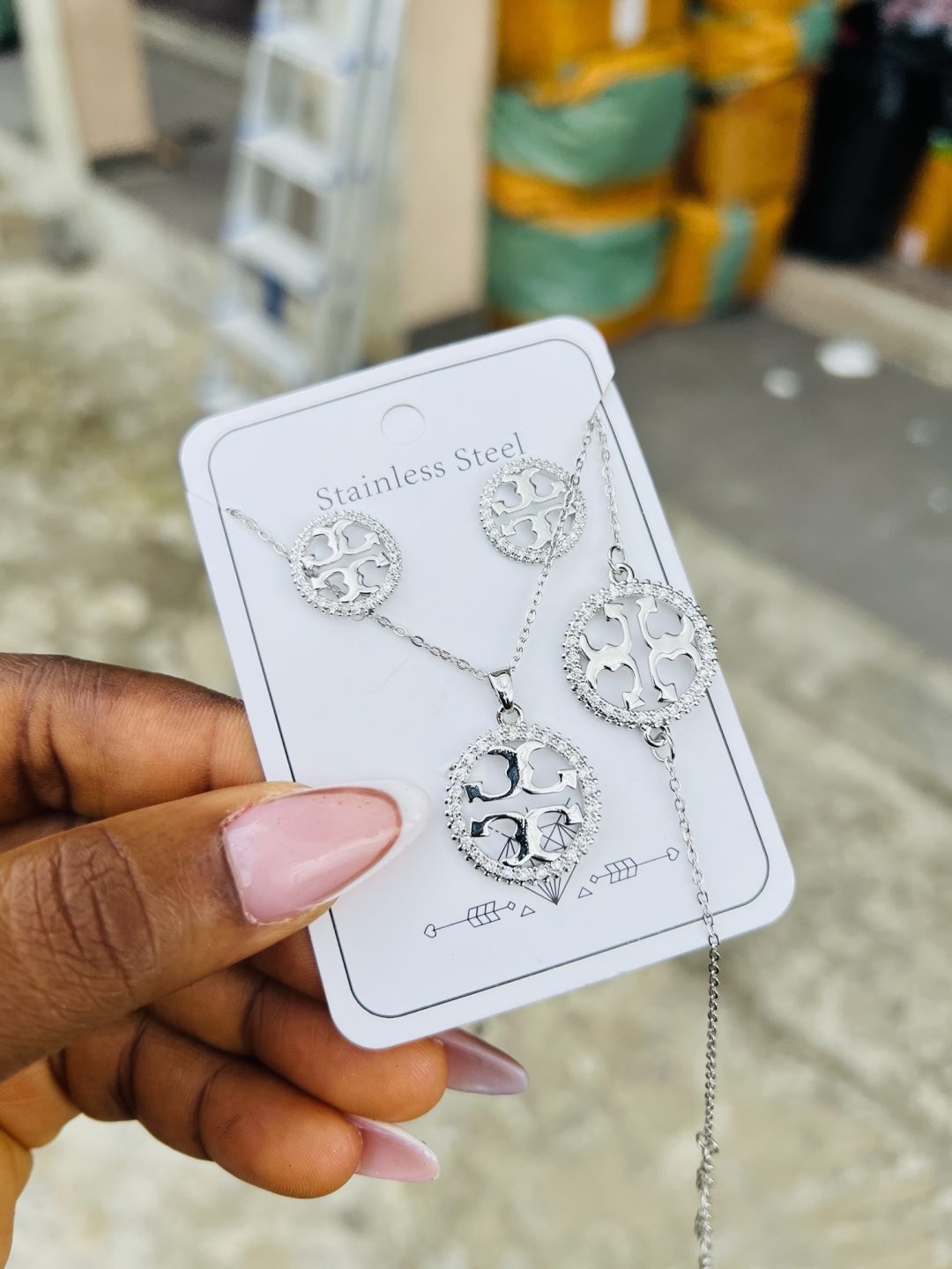 Silver Tory Burch complete set - Image 3