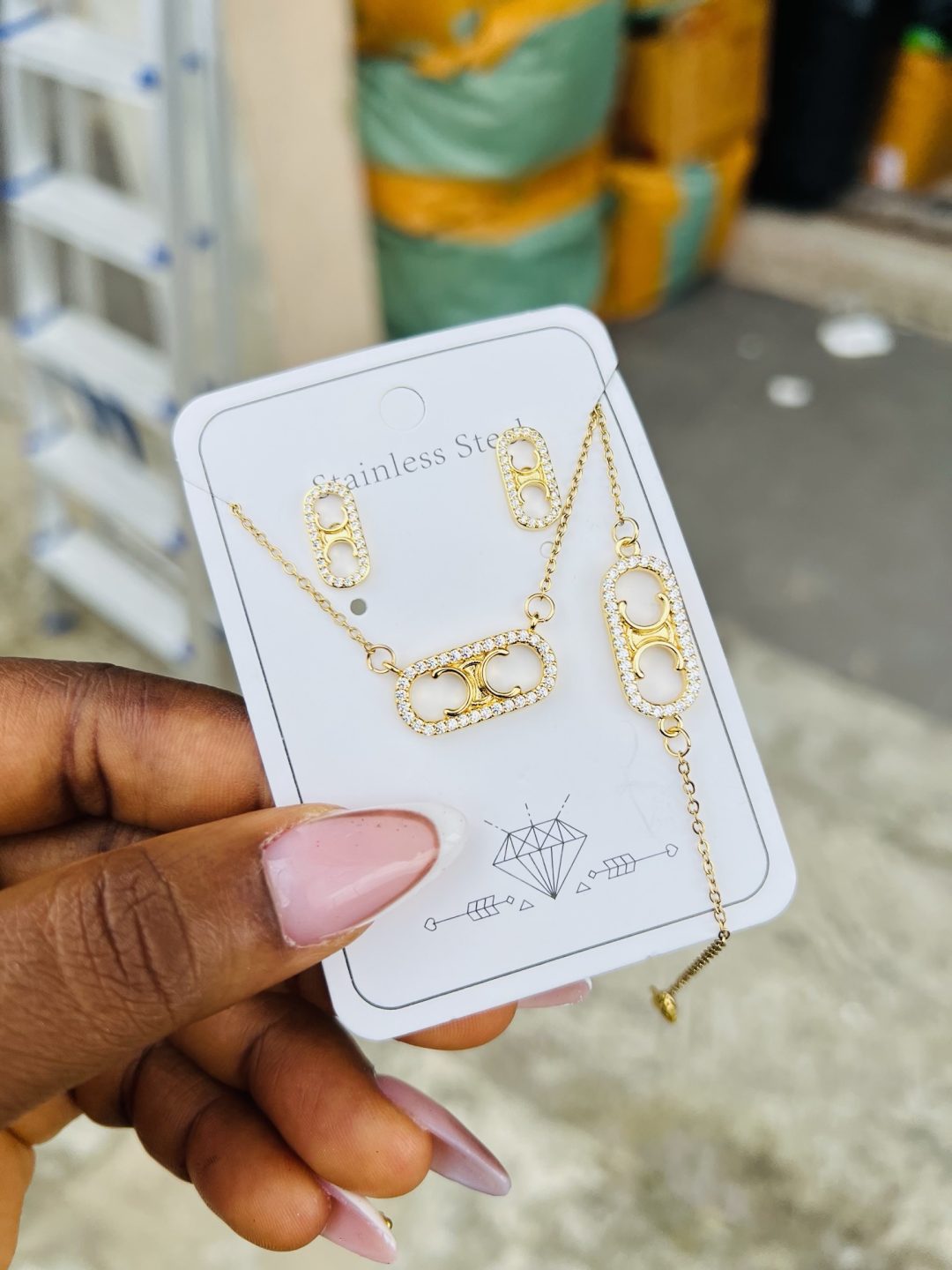 Gold Christian dior’s complete set