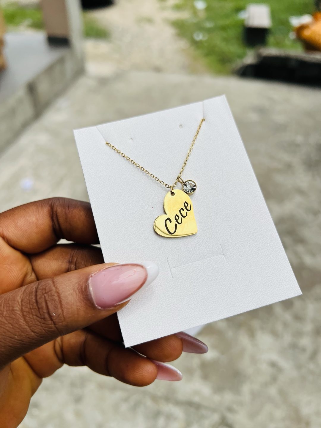 Engraved female heart necklace with gemstone - Image 4