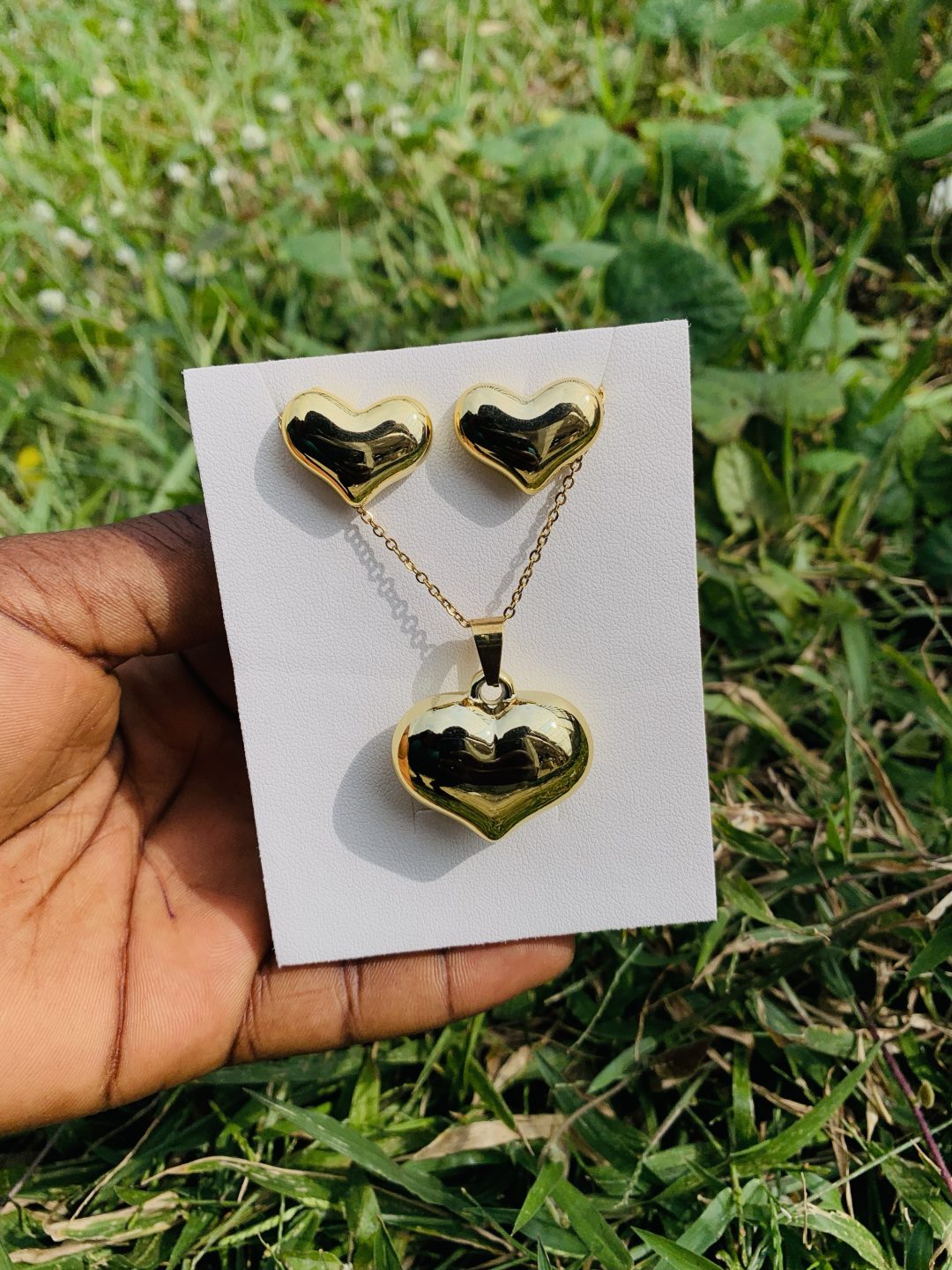 Stainless steel earring and necklace gold set - Image 4
