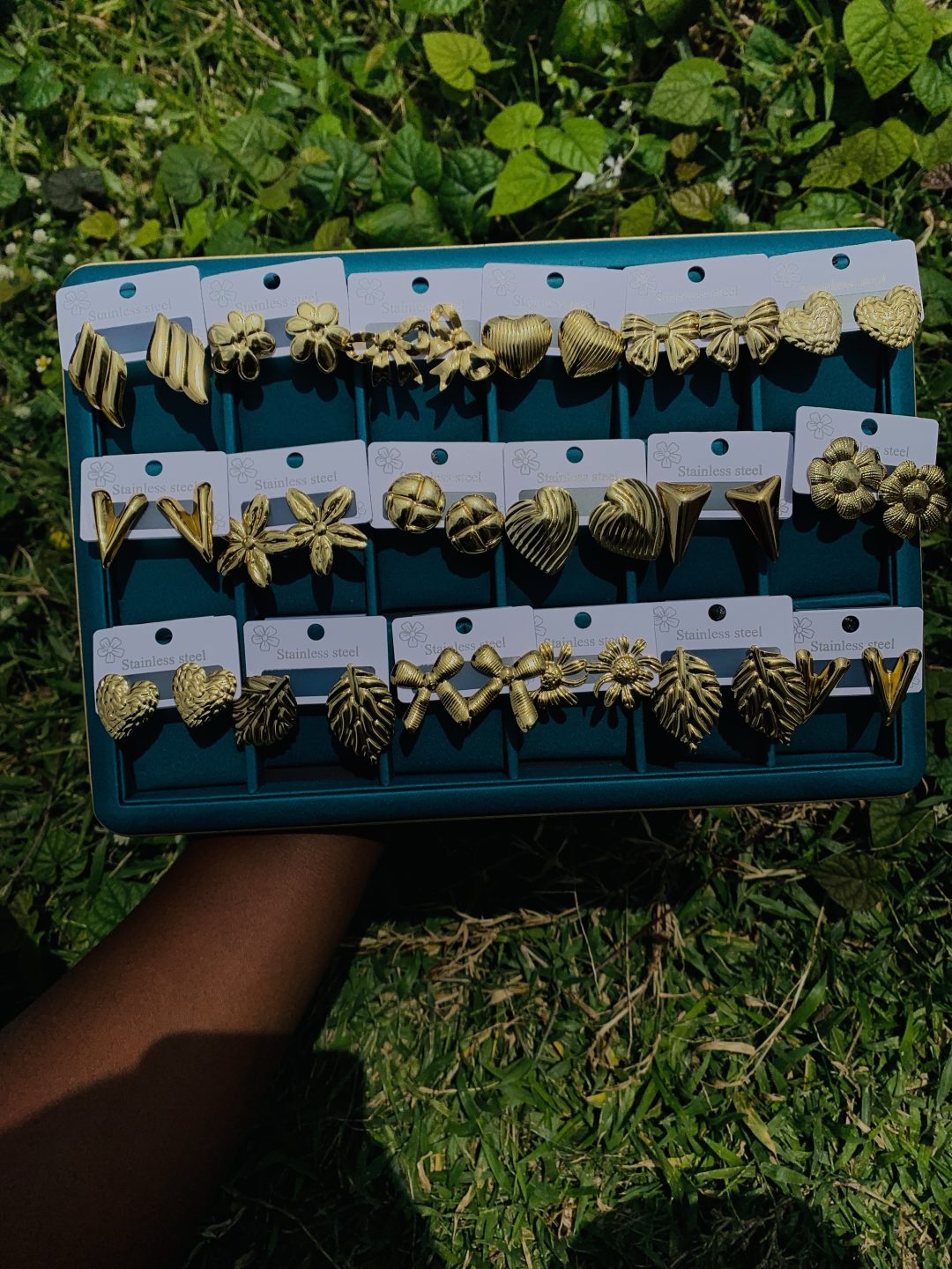 A Dozen of gold steel earrings (12pcs) - Image 2