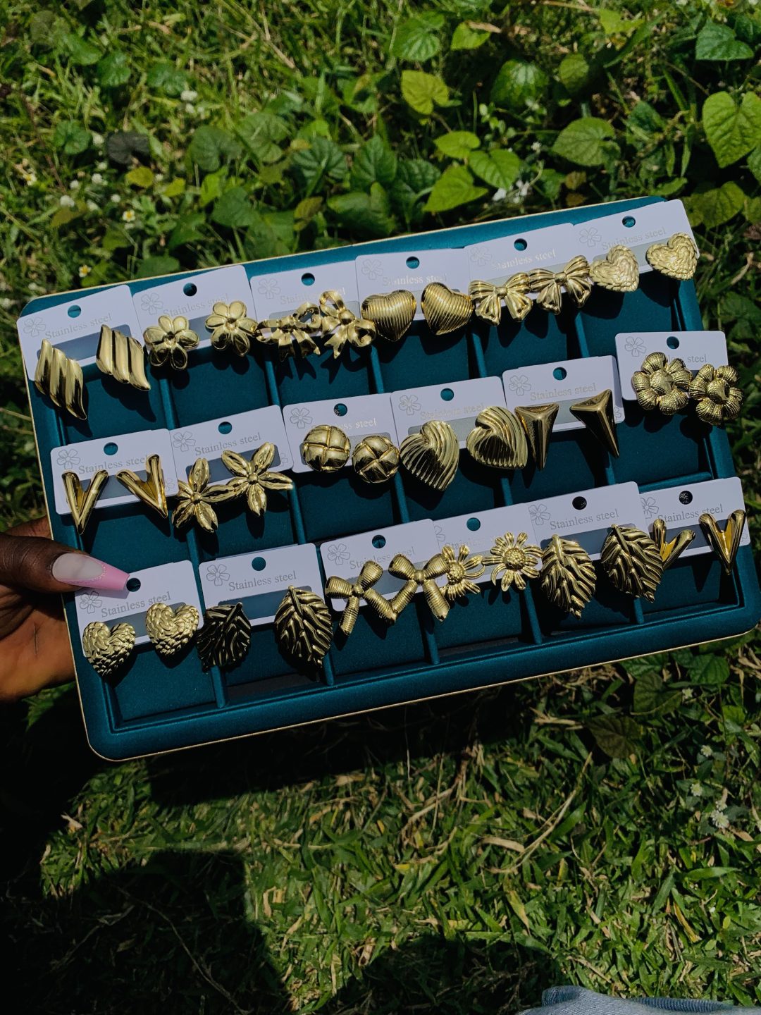 A Dozen of gold steel earrings (12pcs) - Image 4