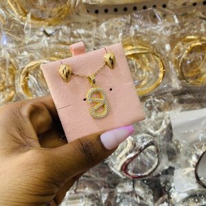 Gold dainty combo with card 010