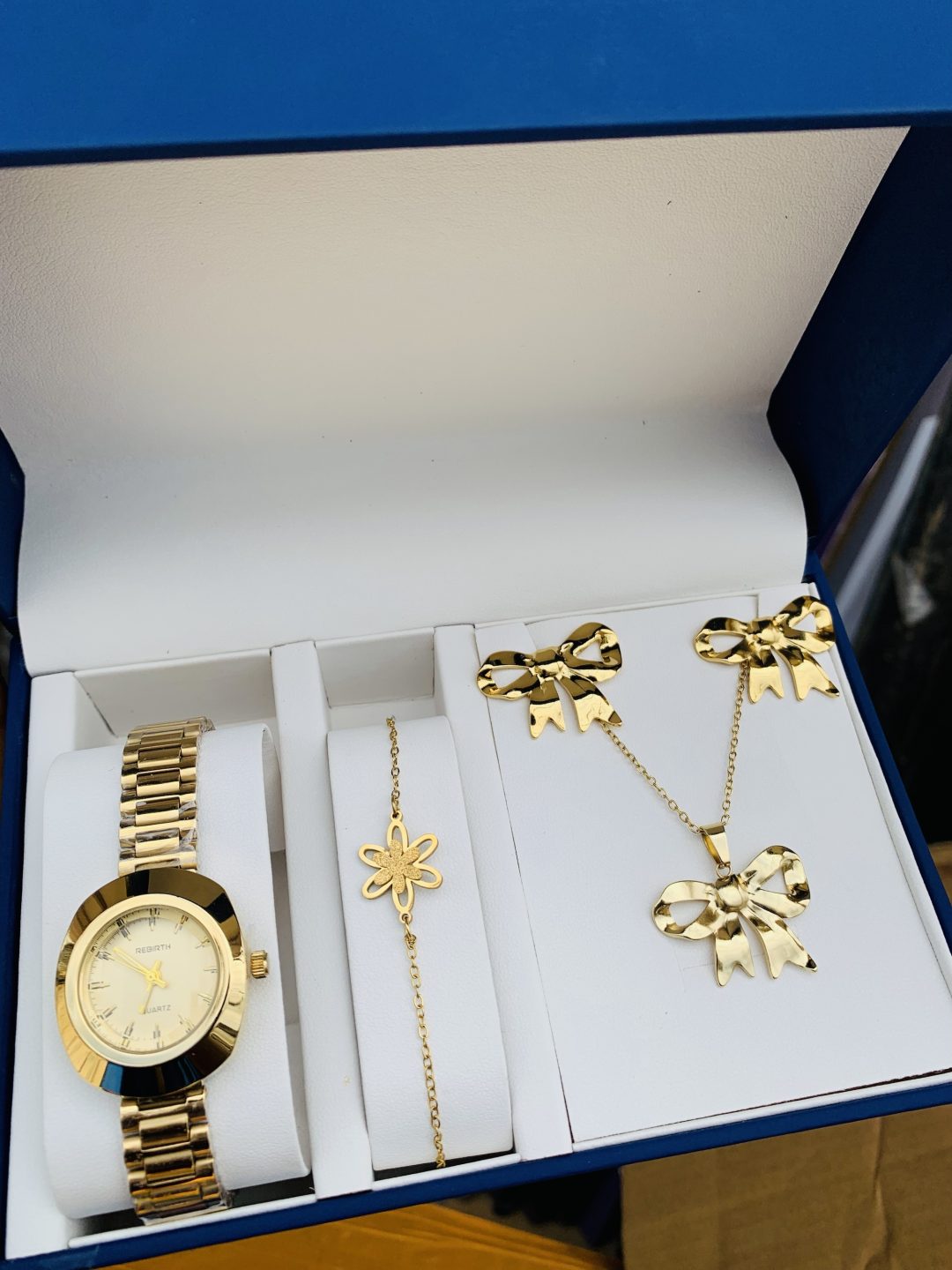 Gold bow tie combo with paper box - Image 3