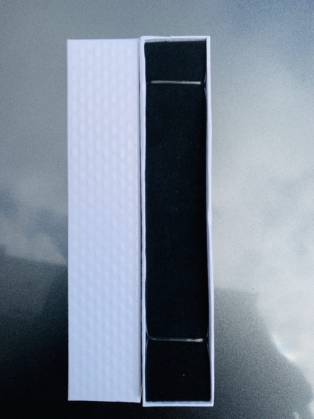 White long bracelet box