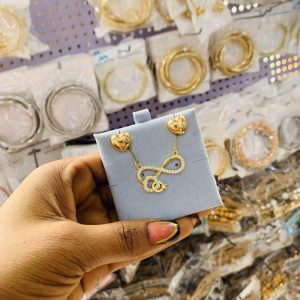 Gold dainty combo with card 001