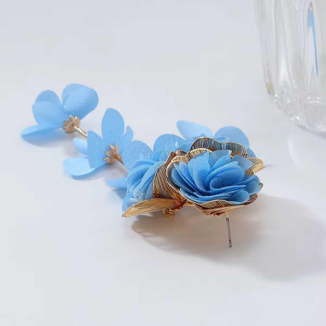 Blue dropping flowery earrings - Image 2