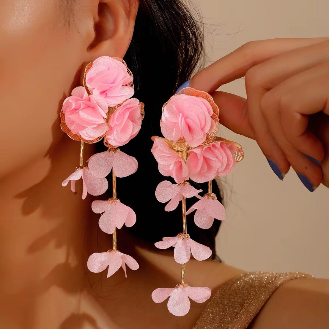 Pink dropping flowery earrings