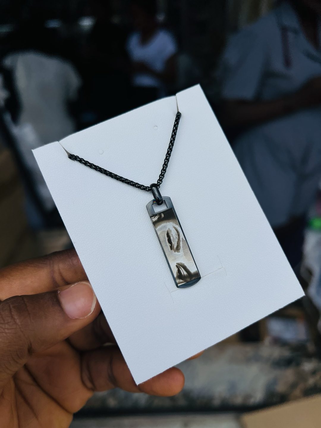 Engraved black flat eyes necklace - Image 2